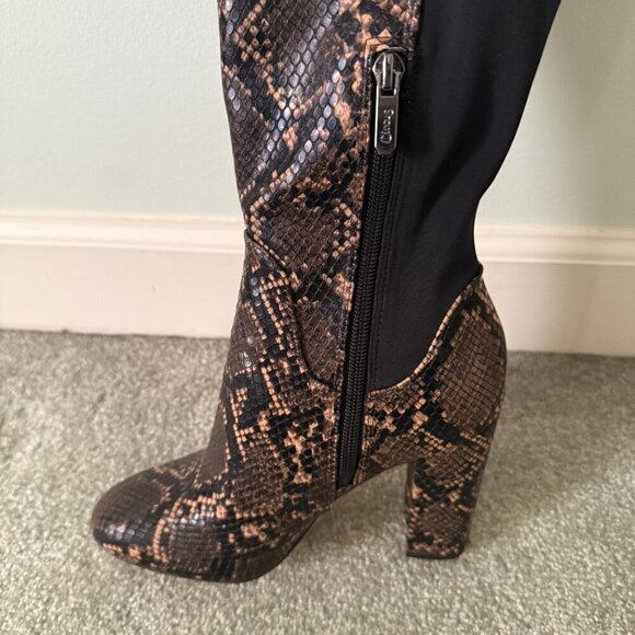 Circus by Sam Edelman Brown Coffee Snakeskin Embossed Tall Stretch Boots Size 6 - Picture 1 of 10